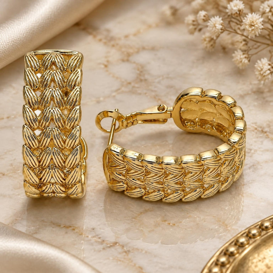 Oro Laminado Huggie Hoop, Gold Filled Style Polished, Golden Finish