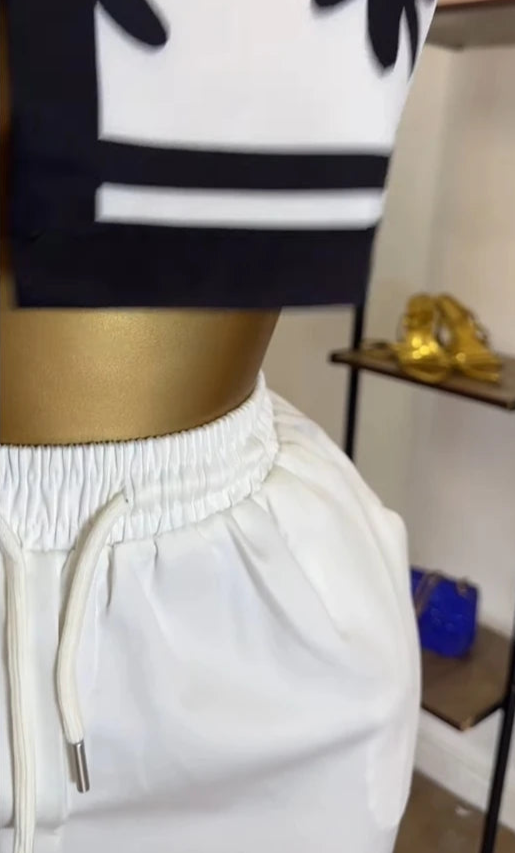 Floral print two-piece set, half-sleeved T-shirt, top and shorts