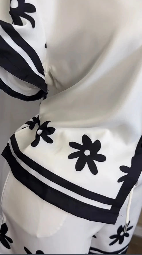 Floral print two-piece set, half-sleeved T-shirt, top and shorts