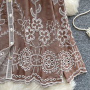 Basic loose long-sleeved polo-neck blouse embroidered with flowers and French-style hook