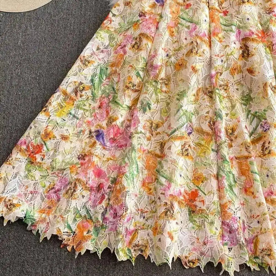 Long dress with open back and sexy A-line cut with high-quality flowers and embroidered lace