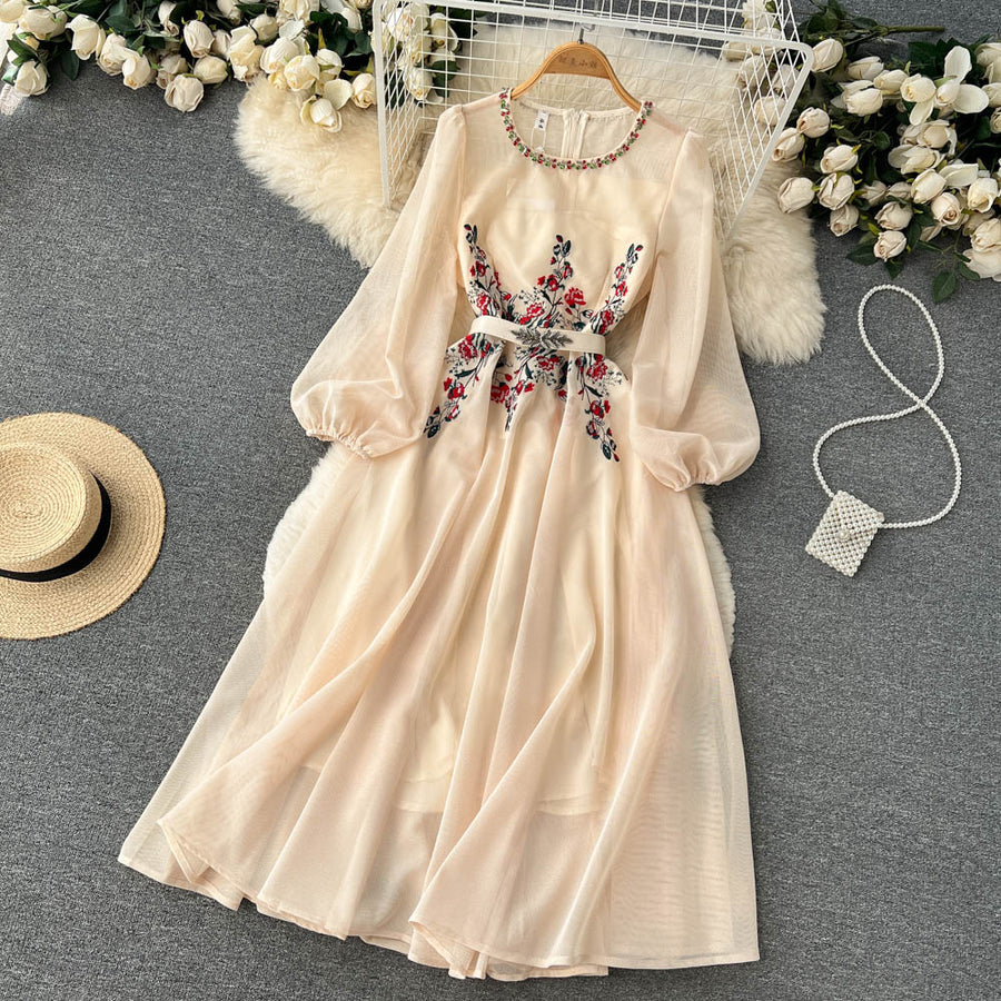 Elegant dress with flower embroidery O-neck and long puff sleeves and high quality belt