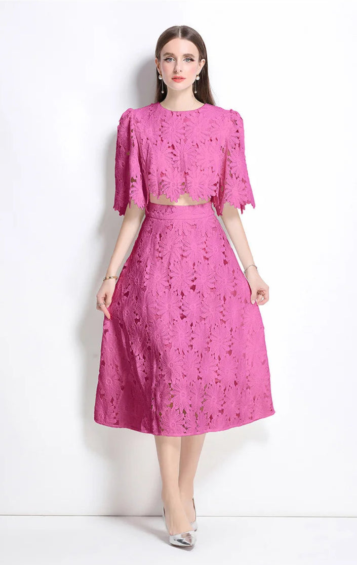 Elegant two-piece set, round neck, hollow-out crop top, high-quality high-waist skirt