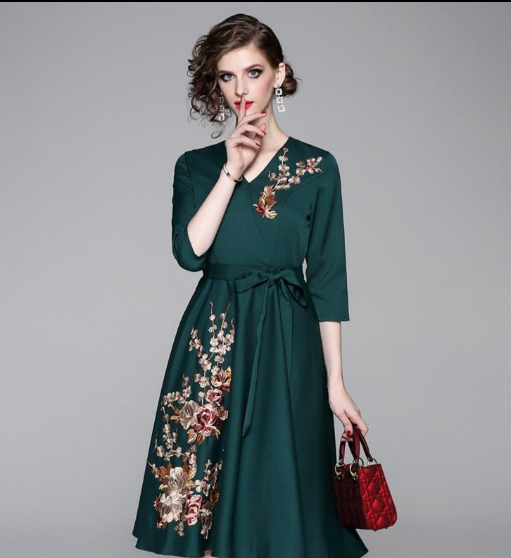 Vintage Designer High Quality V Neck Floral Embroidery Elegant Dress