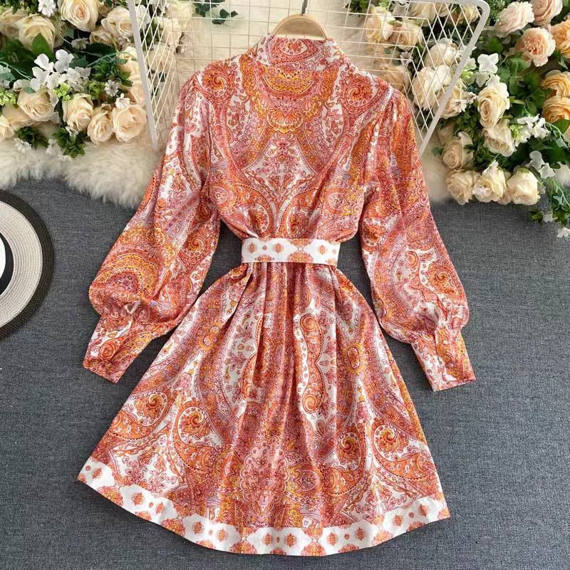 Elegant high-neck print dress with high-quality belt